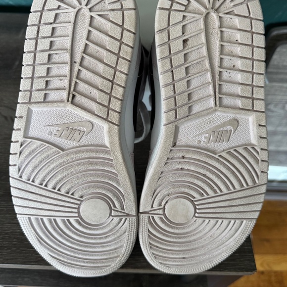 Jordan 1 Mid Barely Rose Womens 7.5 - Picture 6 of 7